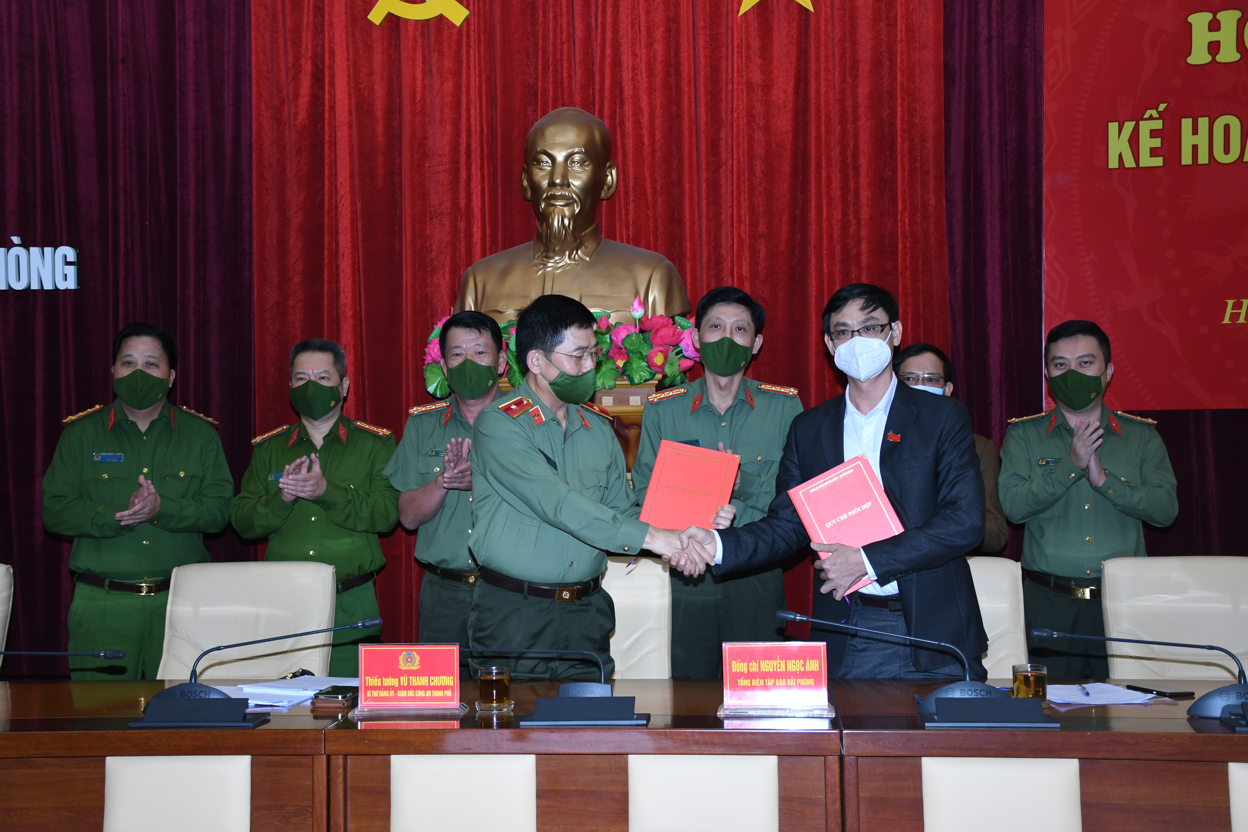 Công an thành phố ký kết phối hợp tuyên truyền với Báo Hải Phòng